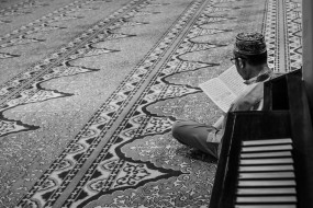 أم على قلوب أقفالها